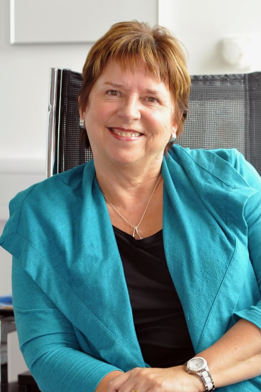 Wendy W Hall